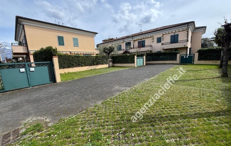 Appartamento in vendita a Massa