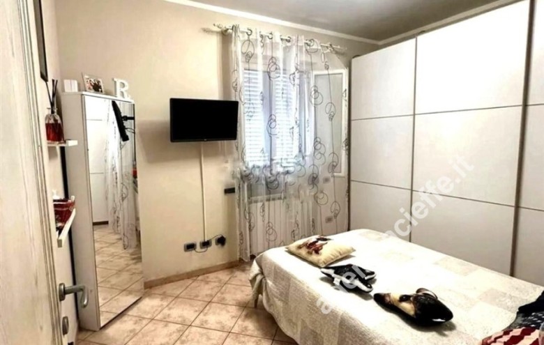 Bifamiliare in vendita a Massa