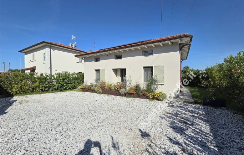 Villa singola in vendita a Massa