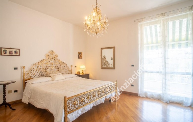 Villa singola in vendita a Massa