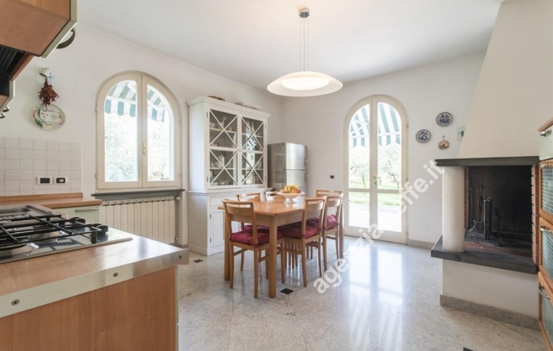 Villa singola in vendita a Massa