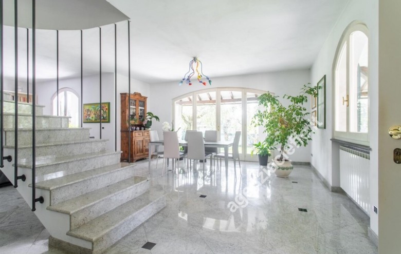 Villa singola in vendita a Massa