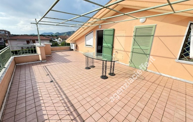 Appartamento in vendita a Massa