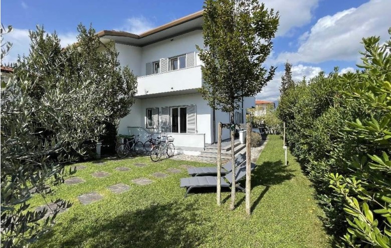 Bifamiliare in vendita a Pietrasanta