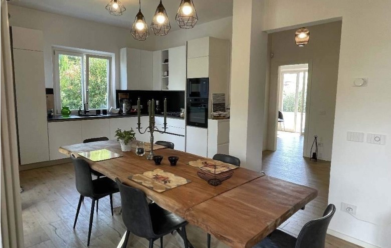 Bifamiliare in vendita a Pietrasanta