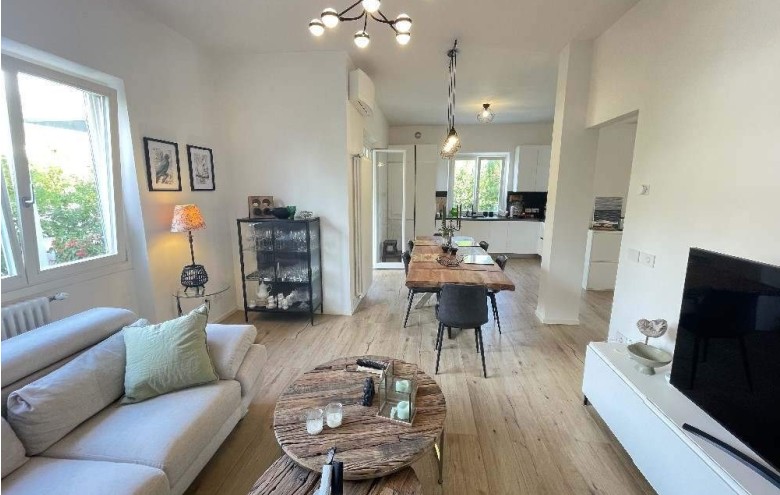 Bifamiliare in vendita a Pietrasanta