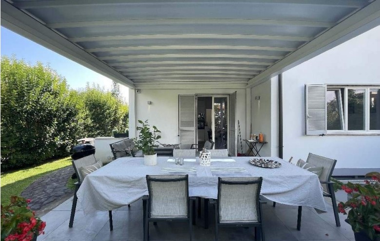 Bifamiliare in vendita a Pietrasanta