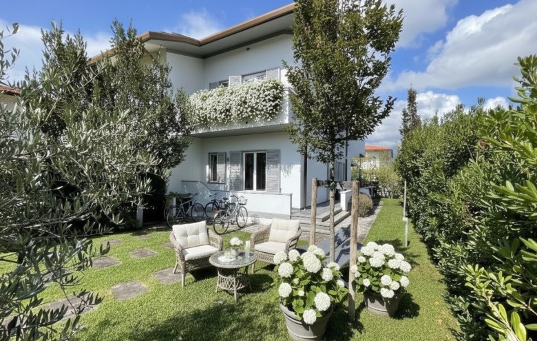 Bifamiliare in vendita a Pietrasanta