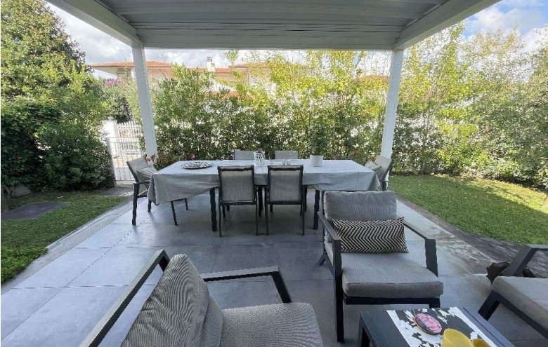 Bifamiliare in vendita a Pietrasanta