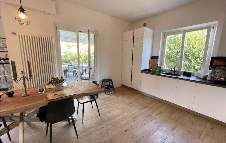 Bifamiliare in vendita a Pietrasanta