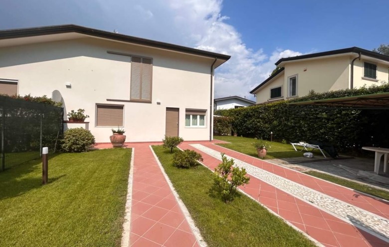 Appartamento in affitto a Pietrasanta