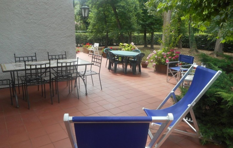 Villa singola in affitto a Massa