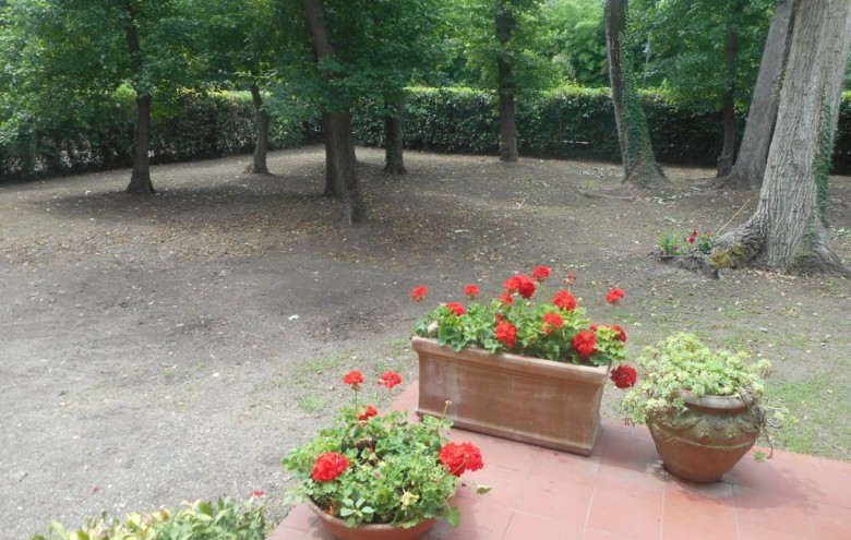 Villa singola in affitto a Massa