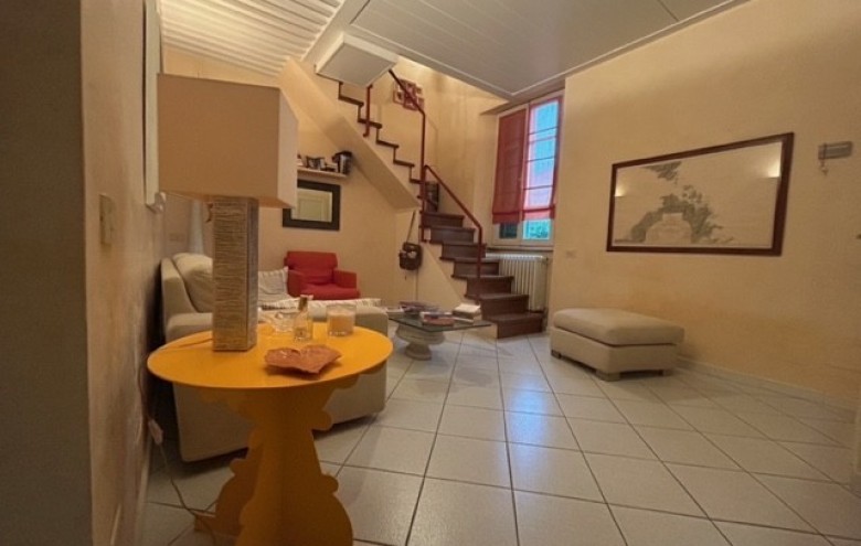 Bifamiliare in affitto a Pietrasanta