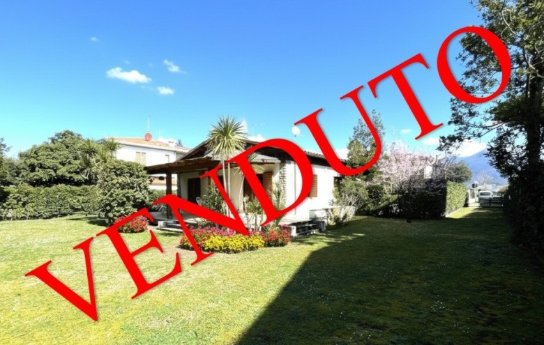 Bifamiliare in vendita a Pietrasanta