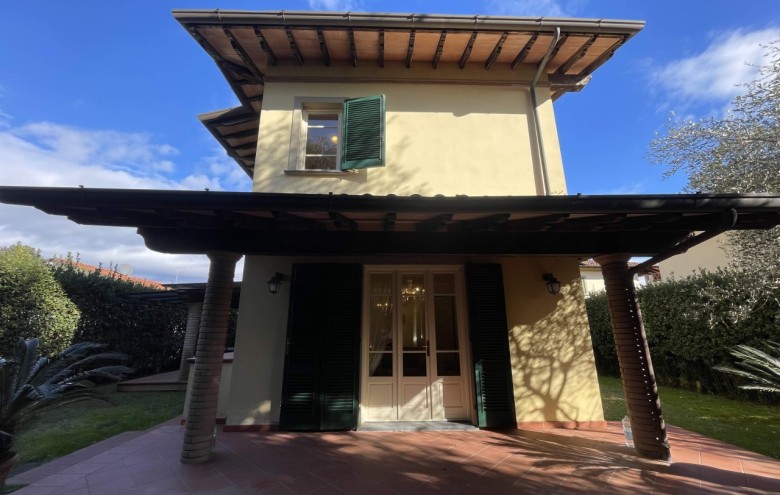 Villa singola in vendita a Pietrasanta