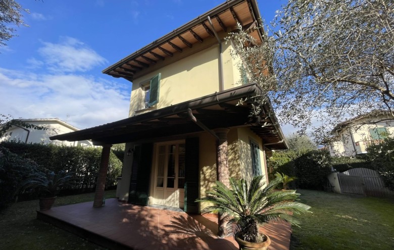 Villa singola in vendita a Pietrasanta