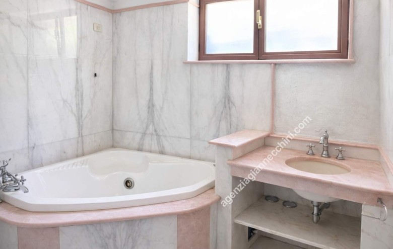 Villa singola in vendita a Forte dei Marmi