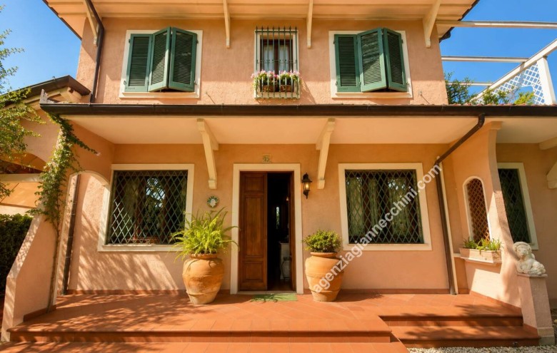 Villa singola in vendita a Forte dei Marmi