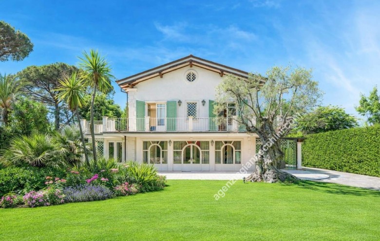Villa singola in vendita a Forte dei Marmi