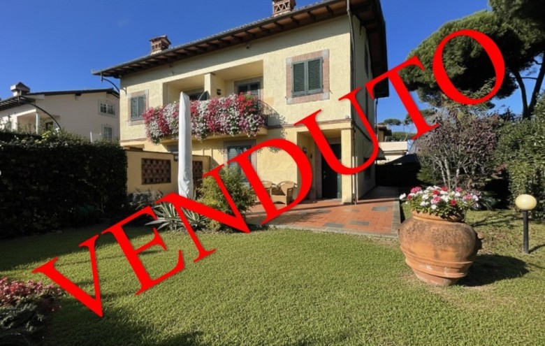 Bifamiliare in vendita a Pietrasanta