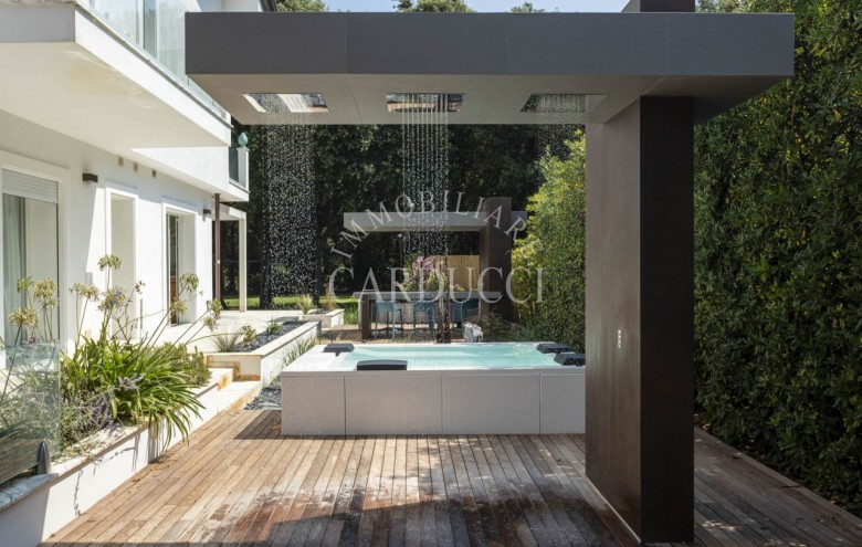 Villa singola in affitto a Pietrasanta