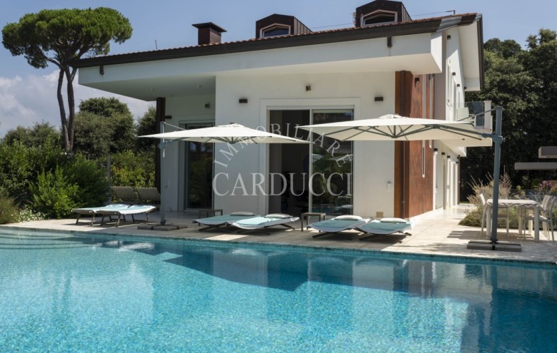 Villa singola in affitto a Pietrasanta