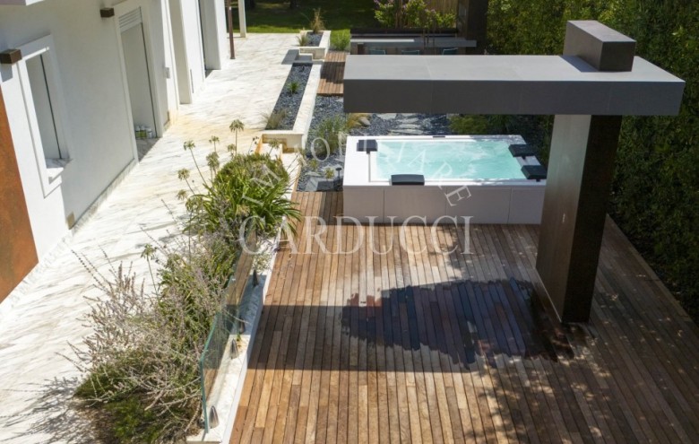 Villa singola in affitto a Pietrasanta