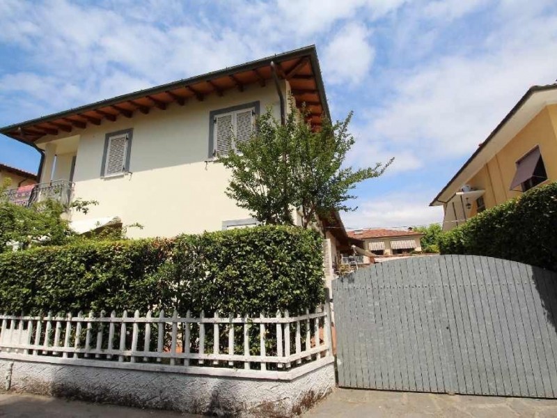 Porzione di casa in vendita a Pietrasanta