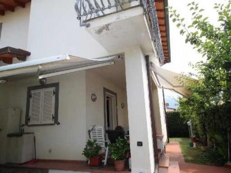 Porzione di casa in vendita a Pietrasanta