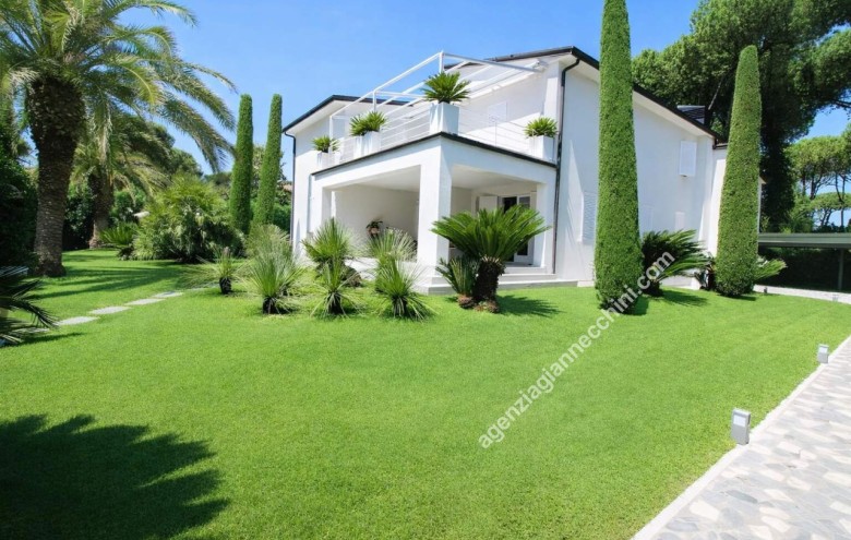 Villa singola in vendita a Forte dei Marmi