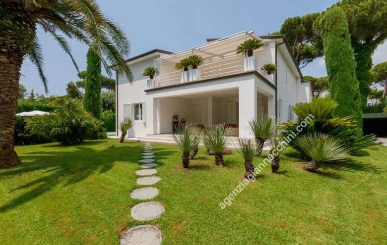 Villa singola in vendita a Forte dei Marmi