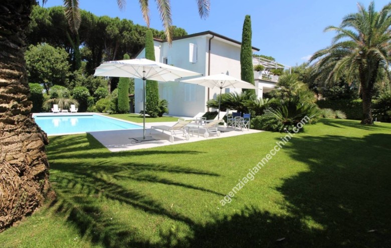 Villa singola in vendita a Forte dei Marmi