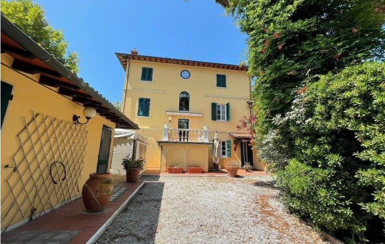 Villa singola in vendita a Pietrasanta