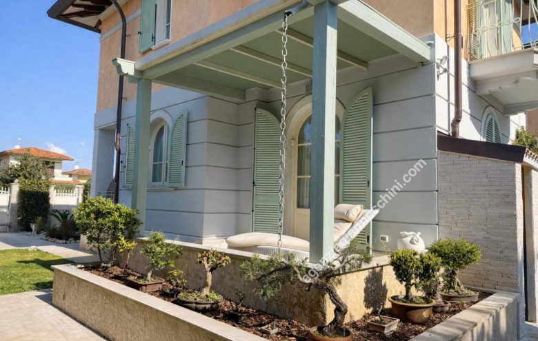 Bifamiliare in vendita a Pietrasanta