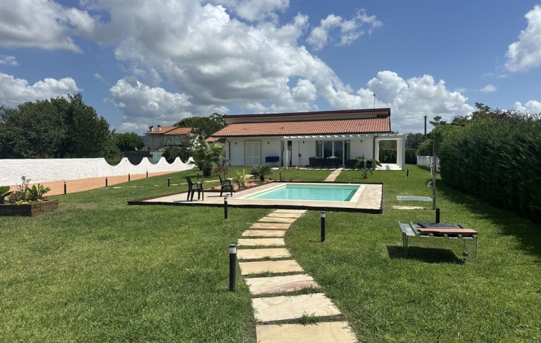 Villa singola in vendita a Pietrasanta