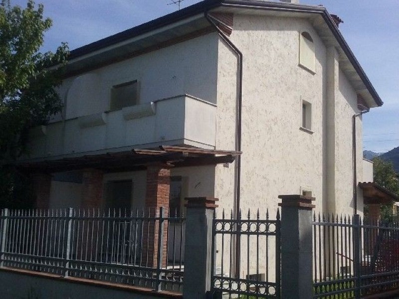 Porzione di casa in vendita a Seravezza