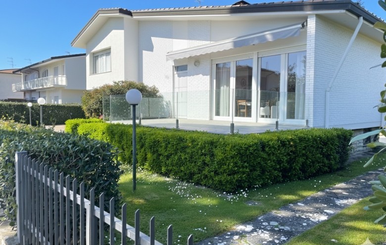 Villa singola in vendita a Pietrasanta