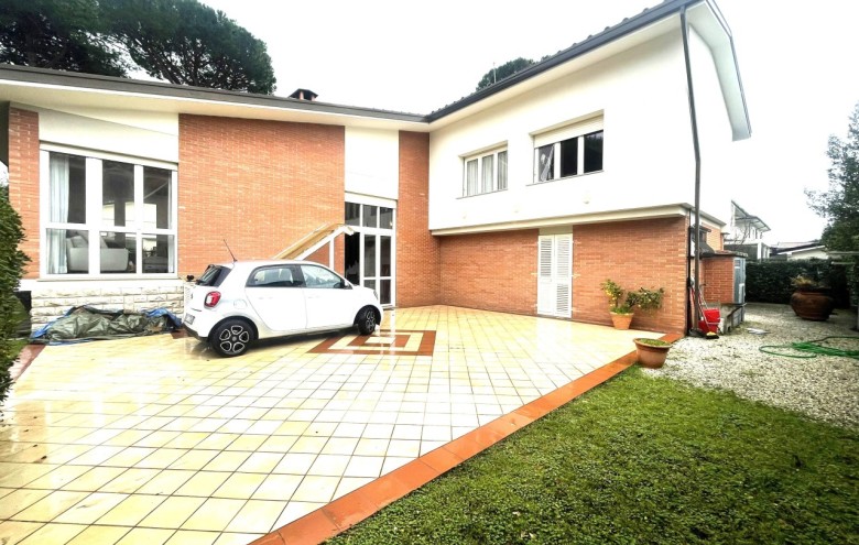 Villa singola in vendita a Pietrasanta