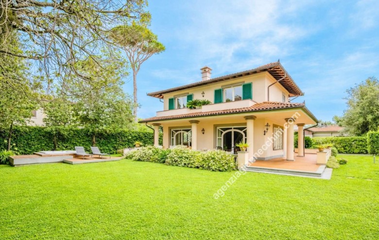 Villa singola in vendita a Forte dei Marmi