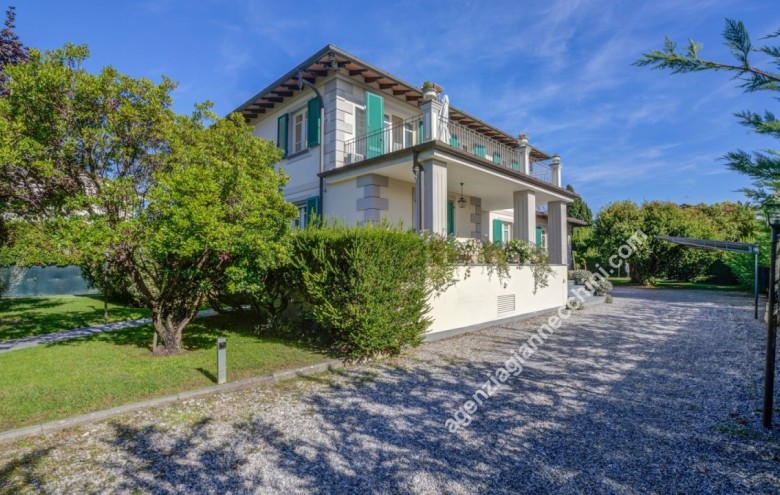 Villa singola in vendita a Forte dei Marmi