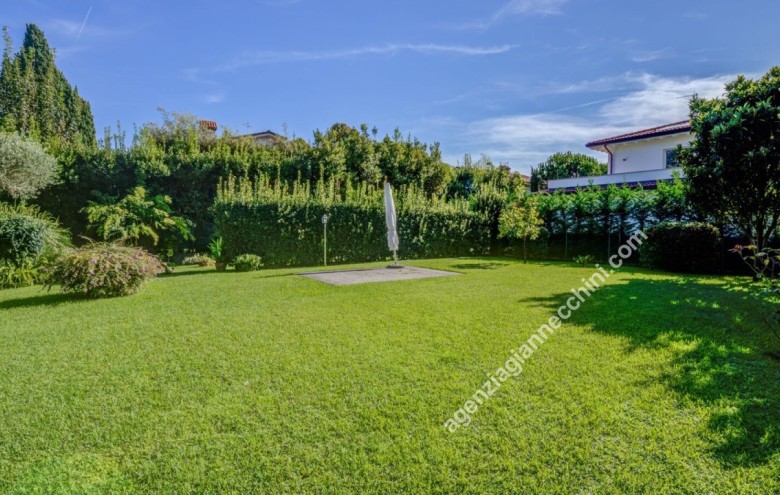 Villa singola in vendita a Forte dei Marmi