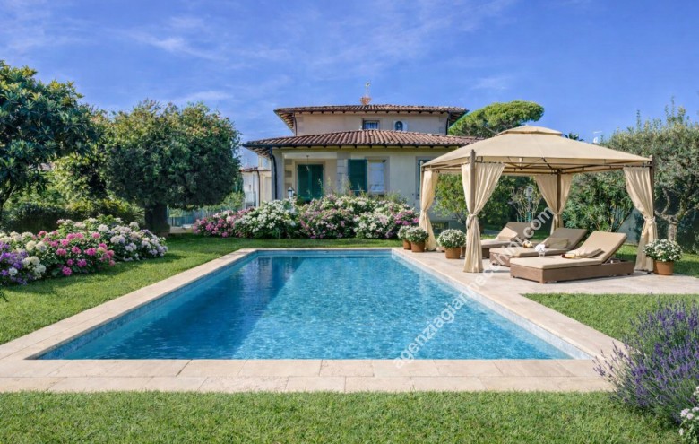 Villa singola in vendita a Forte dei Marmi