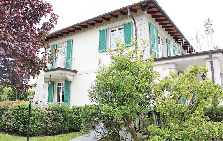 Villa singola in vendita a Forte dei Marmi