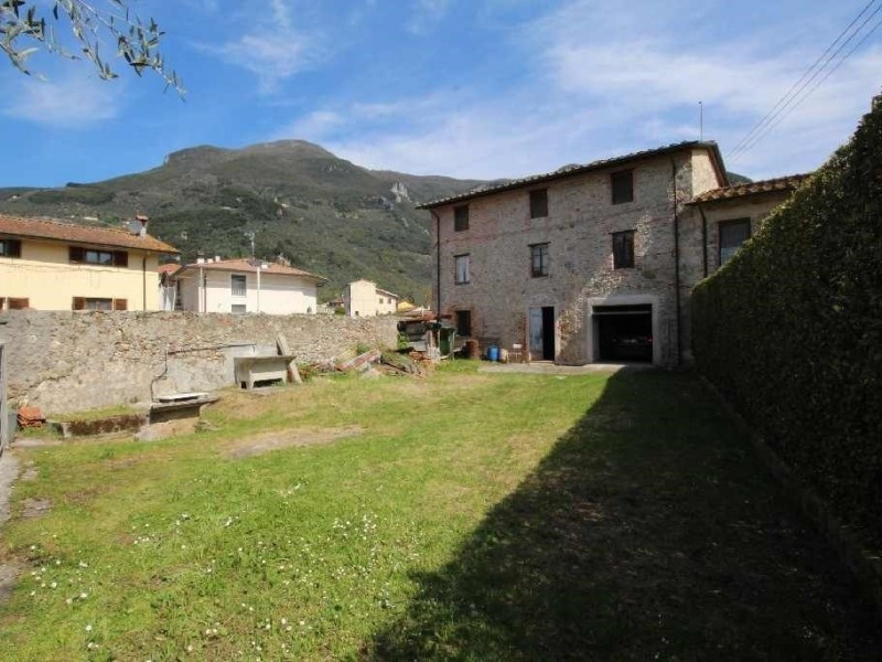 Porzione di casa in vendita a Camaiore