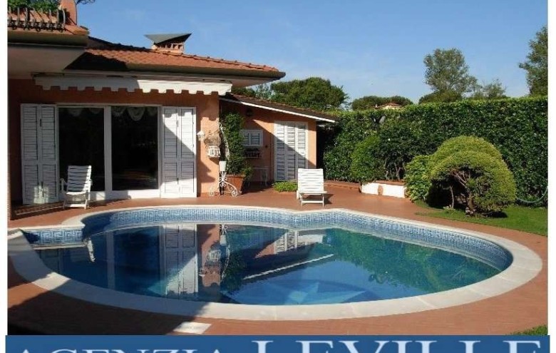 Villa singola in affitto a Pietrasanta