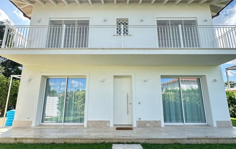 Villa singola in vendita a Pietrasanta