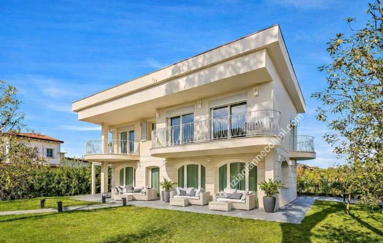 Villa singola in vendita a Forte dei Marmi