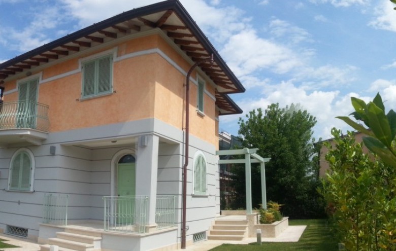 Villa singola in vendita a Pietrasanta