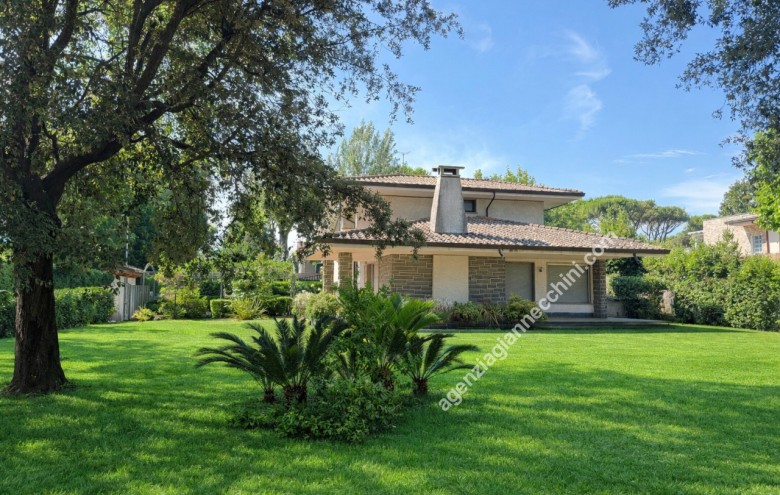 Villa singola in vendita a Forte dei Marmi